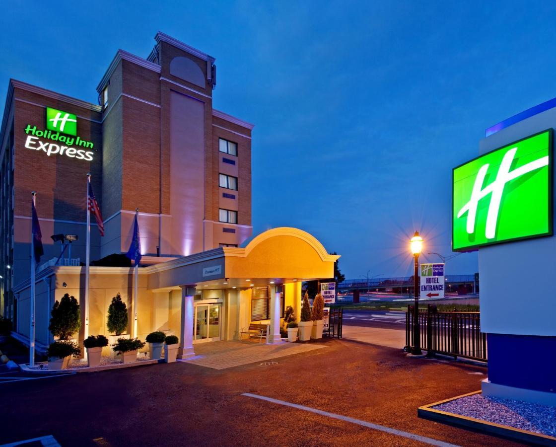 Holiday Inn Express Laguardia Airport, An Ihg Hotel Нью-Йорк Екстер'єр фото